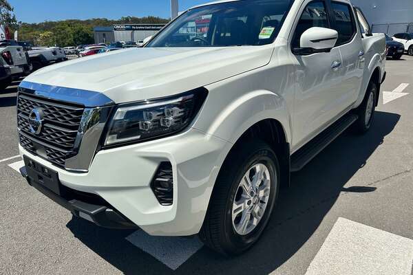2023 Nissan Navara ST D23