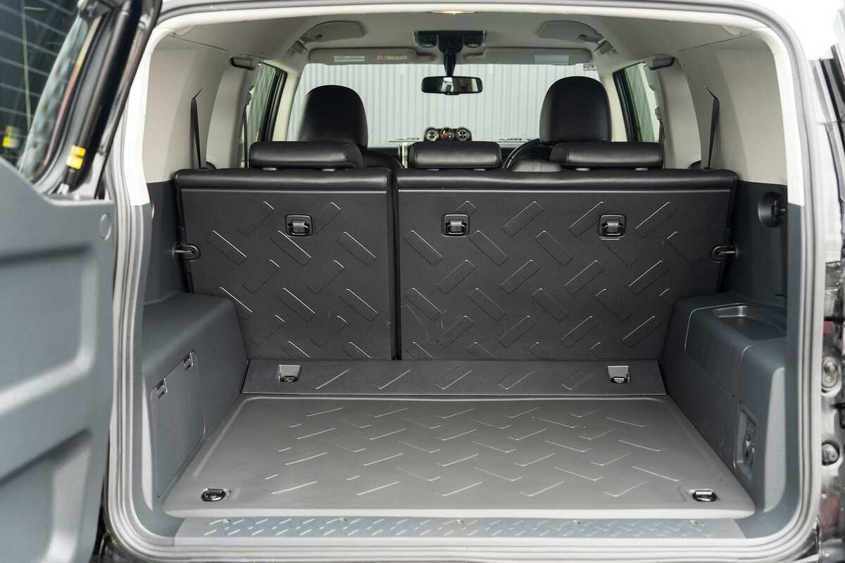 2016 Toyota FJ Cruiser  GSJ15R