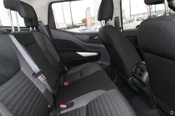 2023 Nissan Navara SL D23