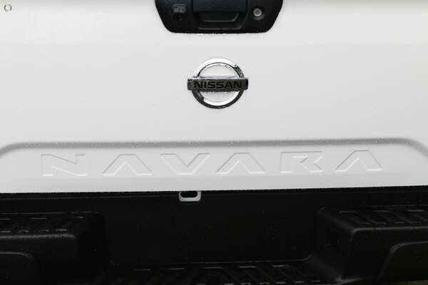 2023 Nissan Navara SL D23