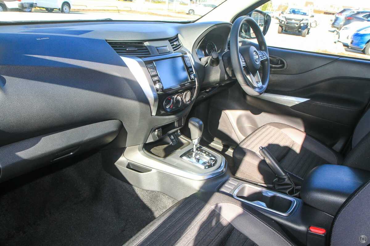 2023 Nissan Navara SL D23