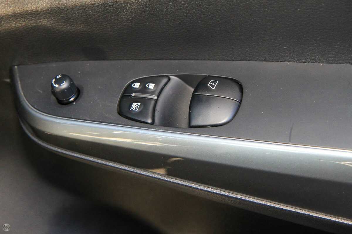 2023 Nissan Navara SL D23