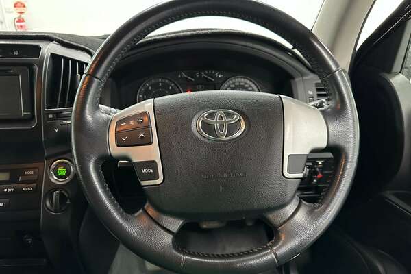 2013 Toyota Landcruiser Altitude VDJ200R