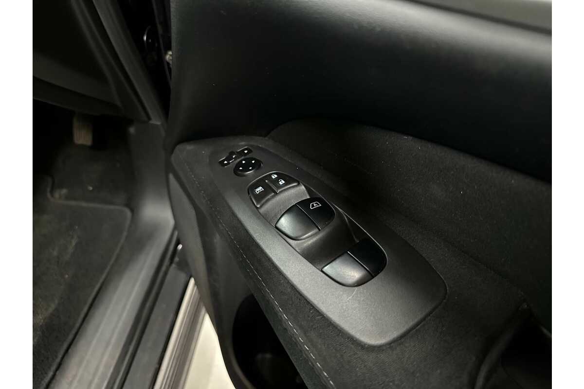 2013 Nissan Pathfinder ST R52