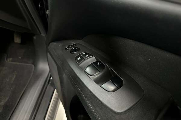 2013 Nissan Pathfinder ST R52