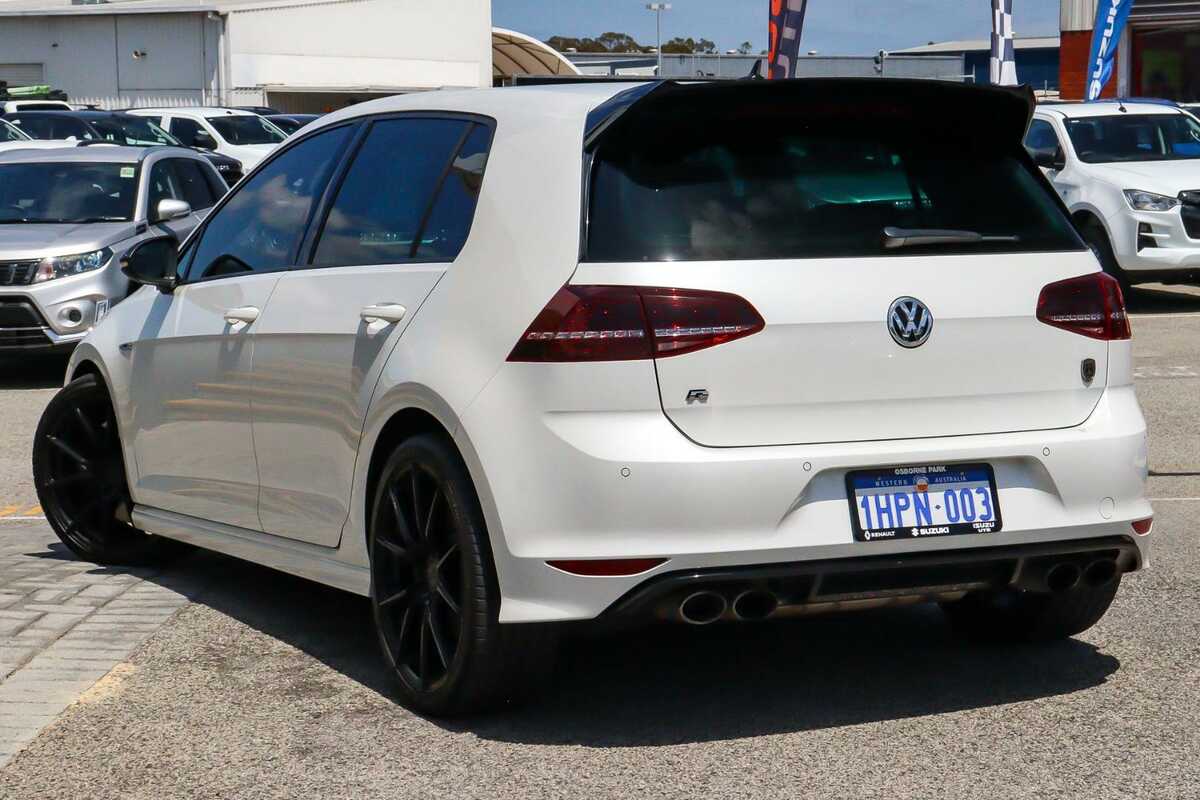 2015 Volkswagen Golf R Wolfsburg Edition 7