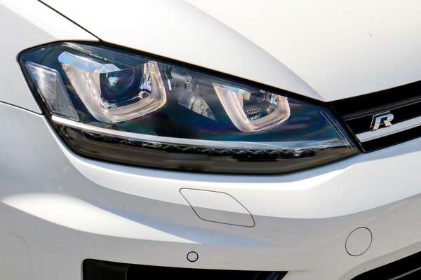 2015 Volkswagen Golf R Wolfsburg Edition 7
