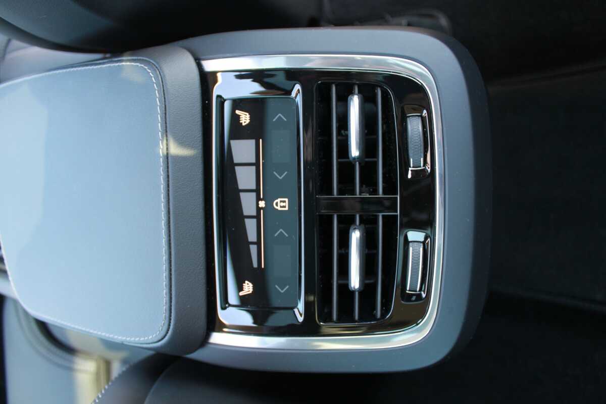 2022 Volvo XC90 Ultimate B6 Dark