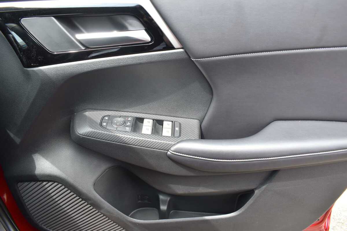 2023 Mitsubishi Outlander LS Black Edition ZM
