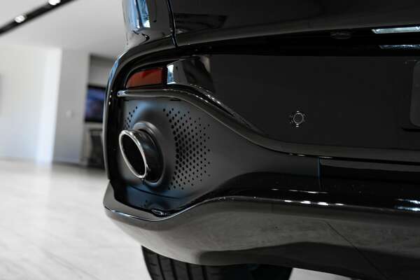 2020 Aston Martin DBX