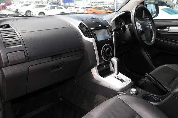 2017 Isuzu MU-X LS-T