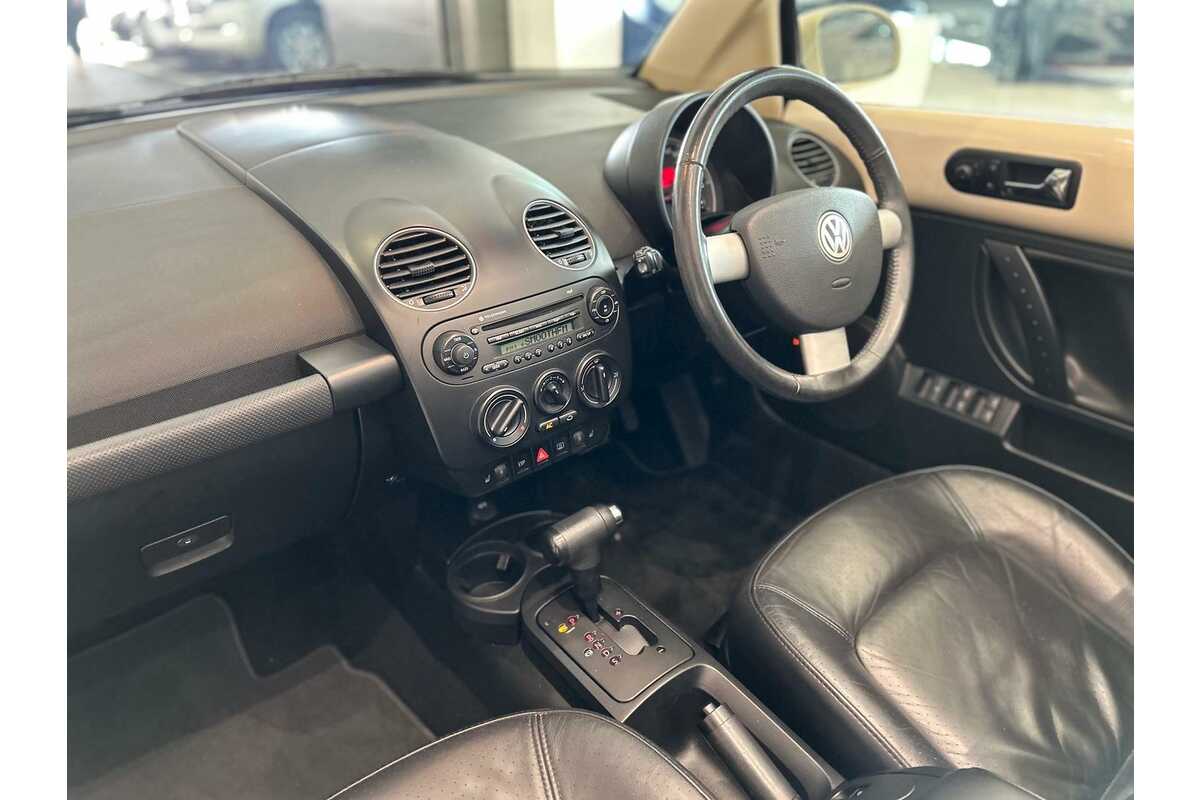 2010 Volkswagen Beetle  1Y
