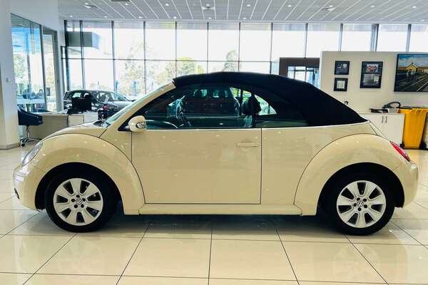 2010 Volkswagen Beetle  1Y
