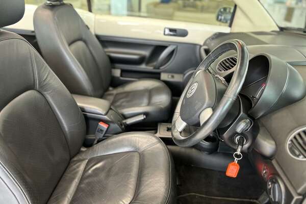 2010 Volkswagen Beetle  1Y