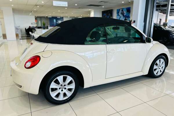 2010 Volkswagen Beetle  1Y
