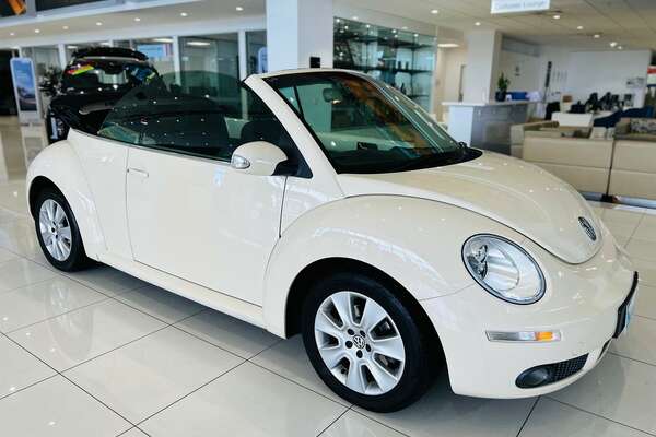 2010 Volkswagen Beetle  1Y