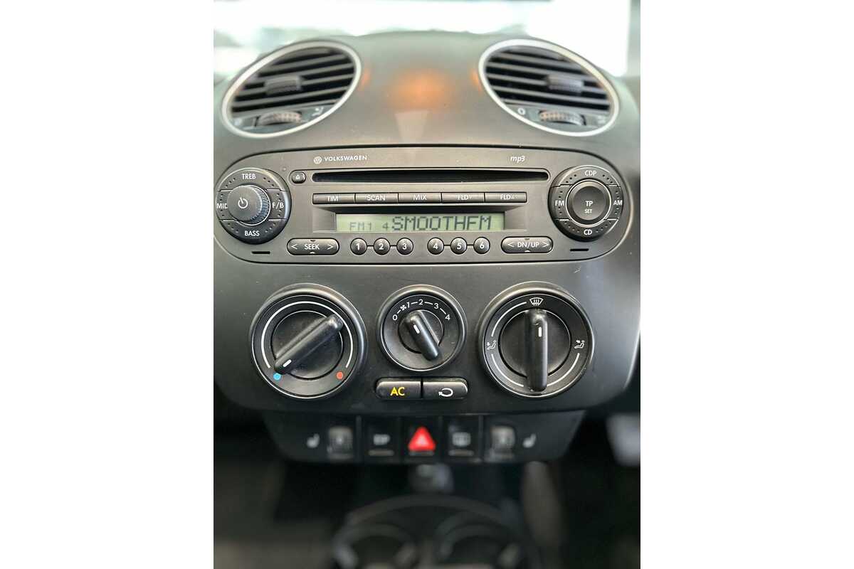 2010 Volkswagen Beetle  1Y