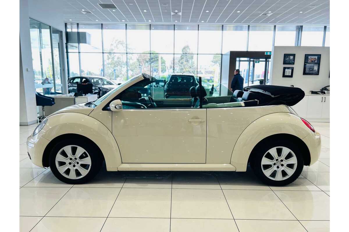 2010 Volkswagen Beetle  1Y