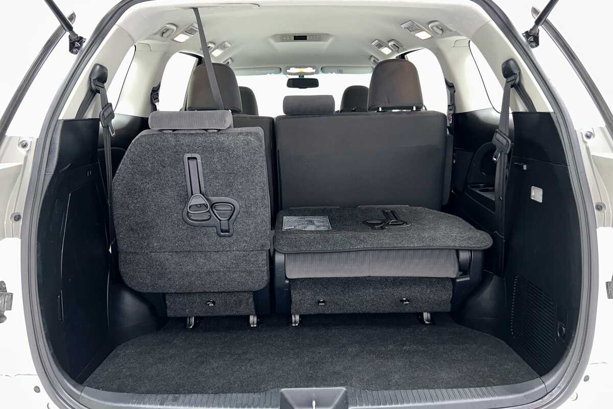 2015 Toyota Tarago GLi ACR50R