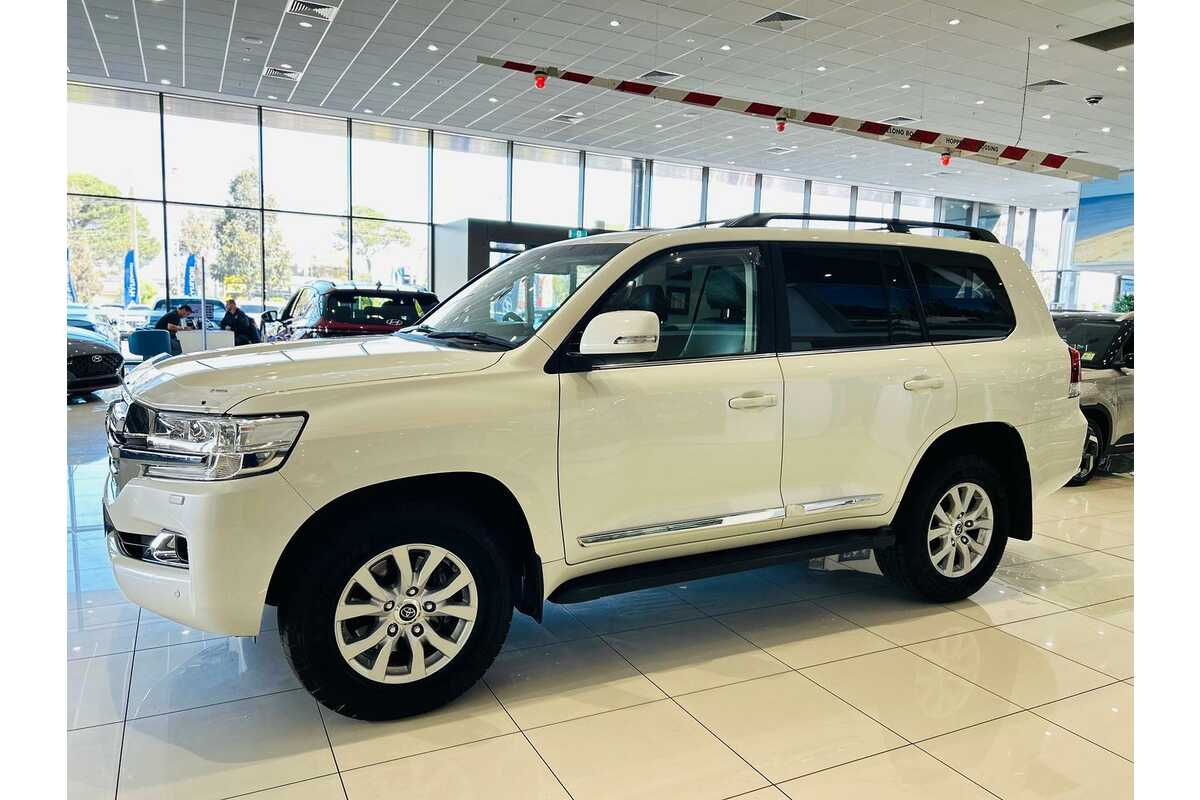 2017 Toyota Landcruiser Sahara VDJ200R