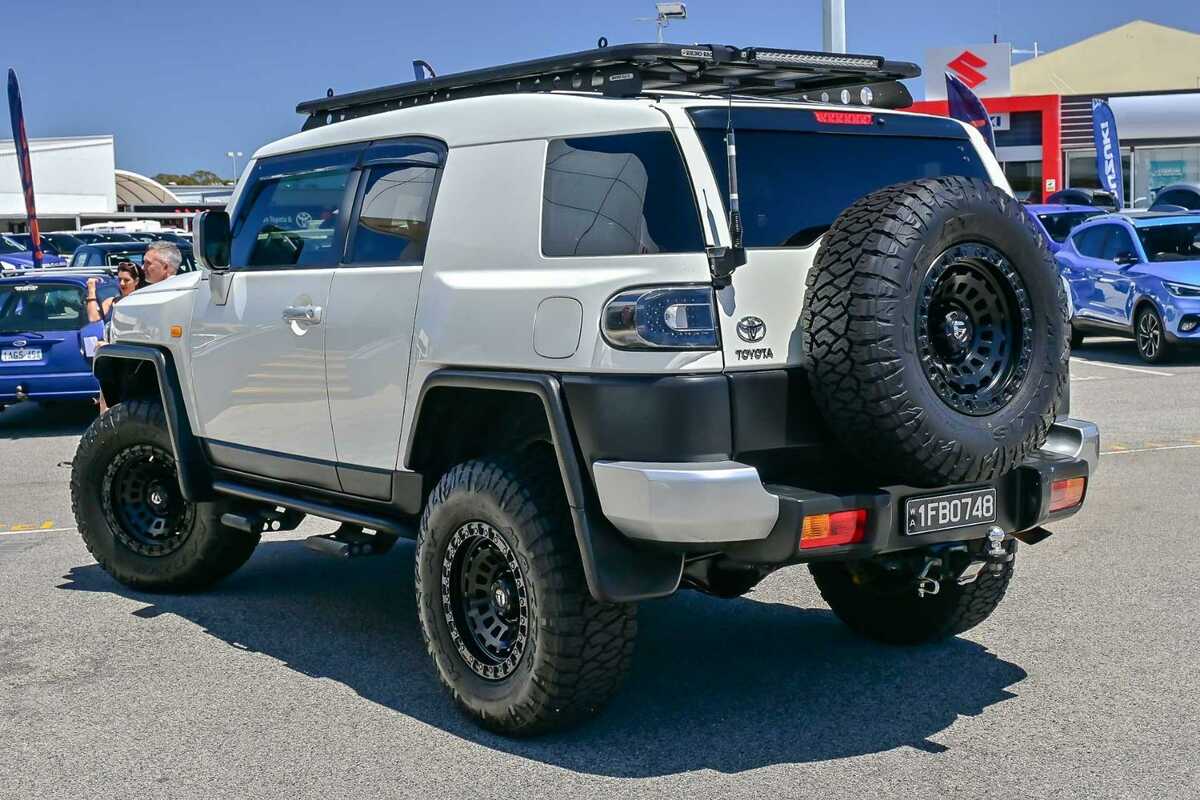 2012 Toyota FJ Cruiser  GSJ15R