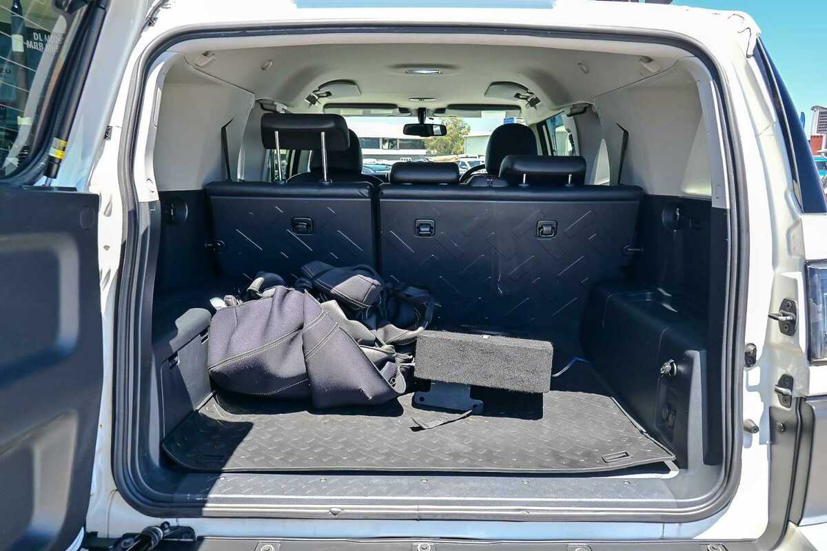 2012 Toyota FJ Cruiser  GSJ15R