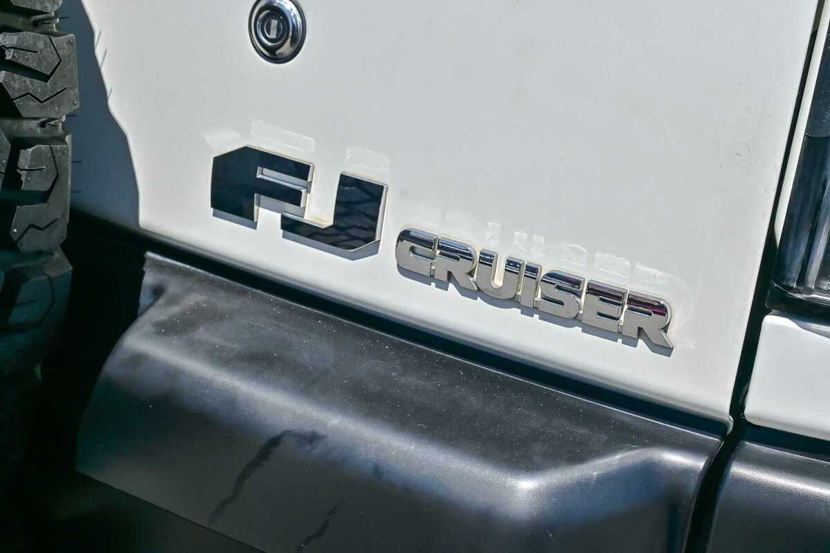 2012 Toyota FJ Cruiser  GSJ15R