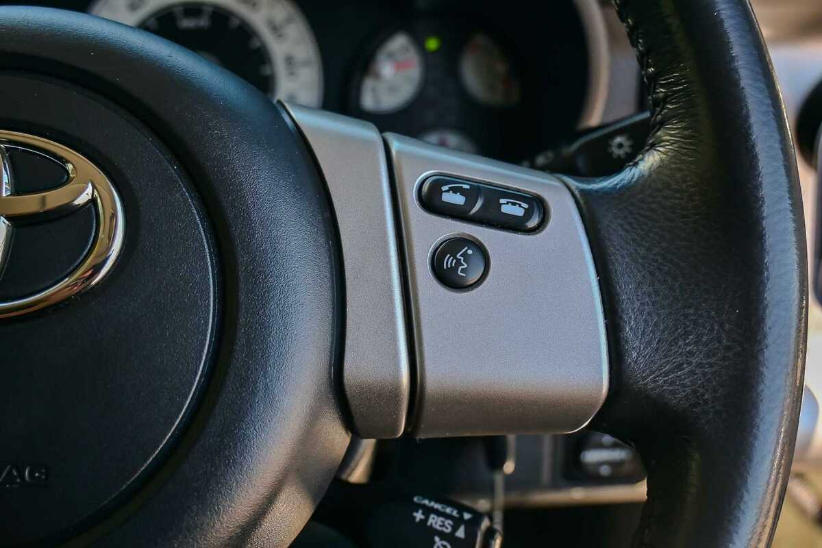 2012 Toyota FJ Cruiser  GSJ15R