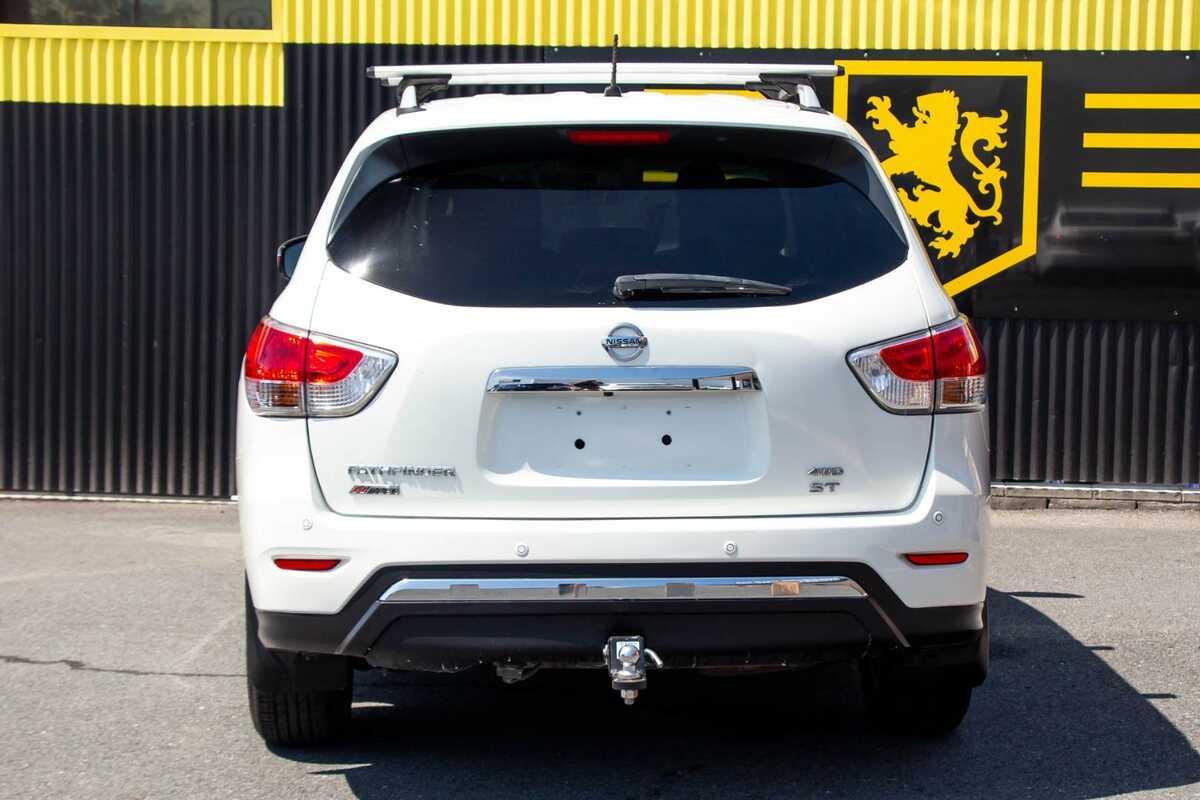 2015 Nissan Pathfinder ST R52