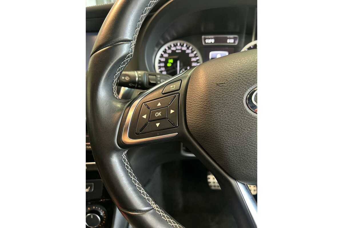2017 INFINITI Q30 Sport H15