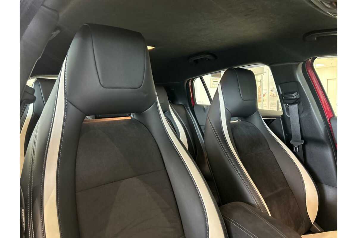 2017 INFINITI Q30 Sport H15