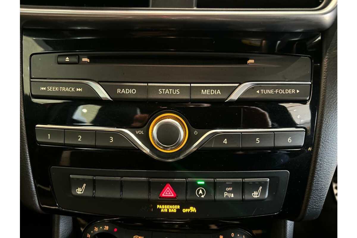 2017 INFINITI Q30 Sport H15