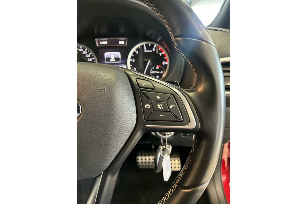 2017 INFINITI Q30 Sport H15