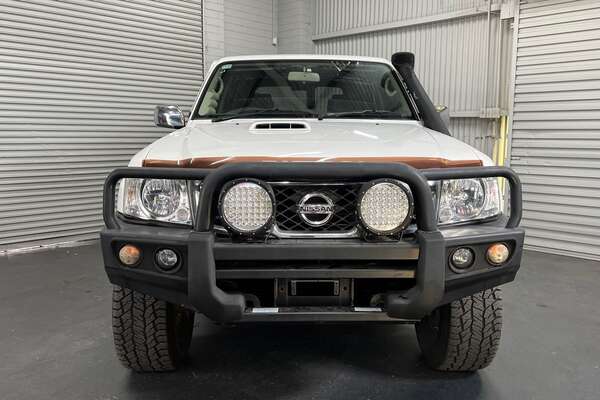 2015 Nissan Patrol ST Y61 GU 10