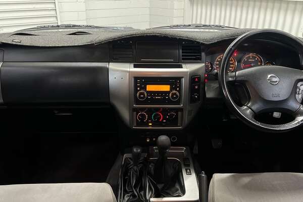 2015 Nissan Patrol ST Y61 GU 10