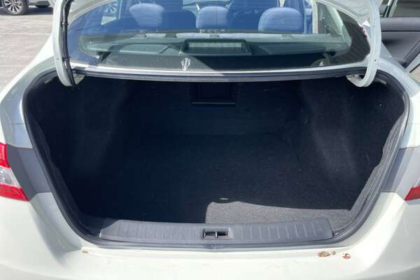2013 Nissan Pulsar ST B17