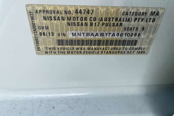 2013 Nissan Pulsar ST B17