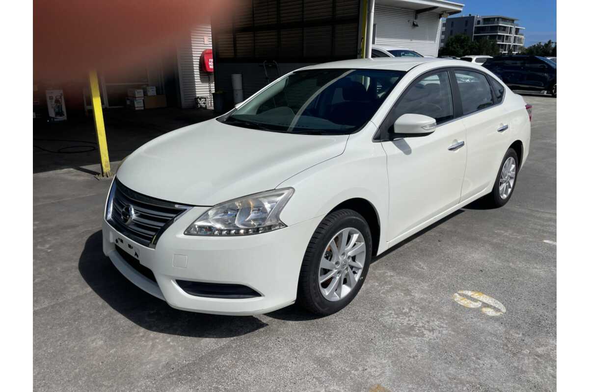 2013 Nissan Pulsar ST B17