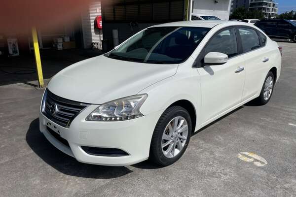 2013 Nissan Pulsar ST B17
