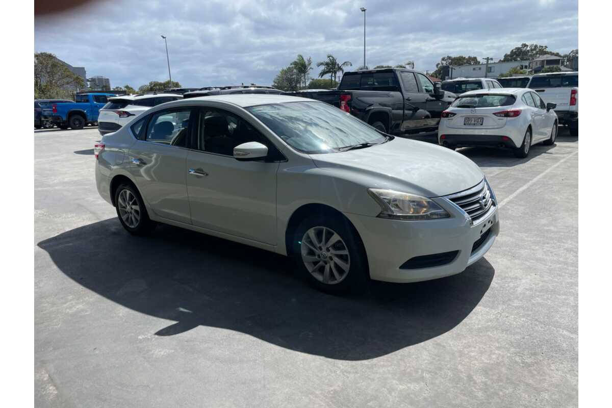 2013 Nissan Pulsar ST B17