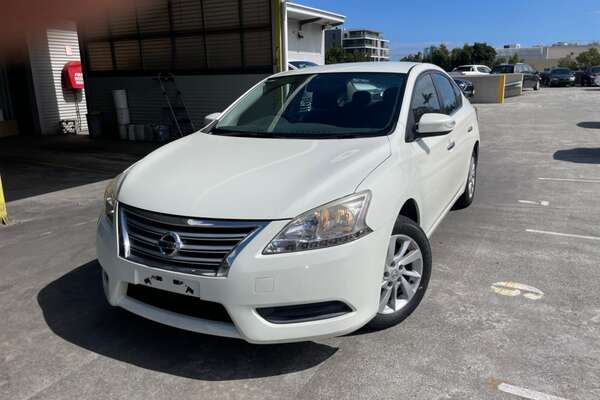 2013 Nissan Pulsar ST B17