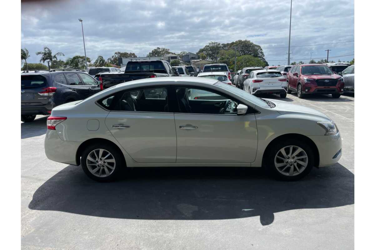 2013 Nissan Pulsar ST B17