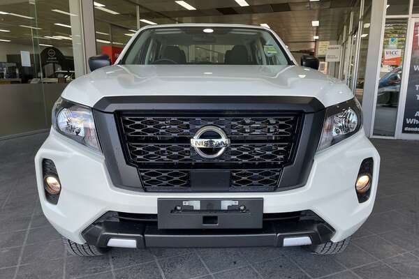 2023 Nissan Navara SL D23