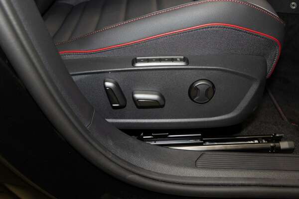 2023 Volkswagen Golf GTI 8