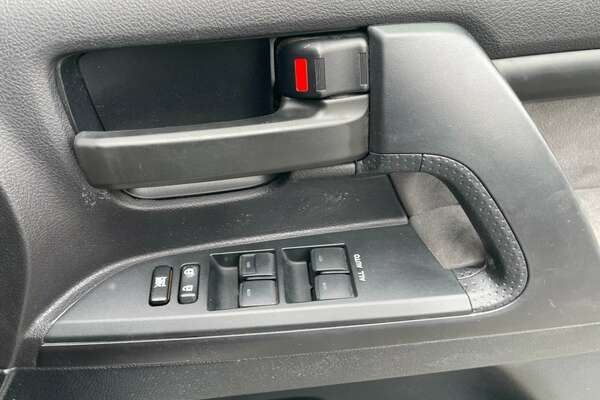 2013 Toyota Landcruiser Altitude VDJ200R