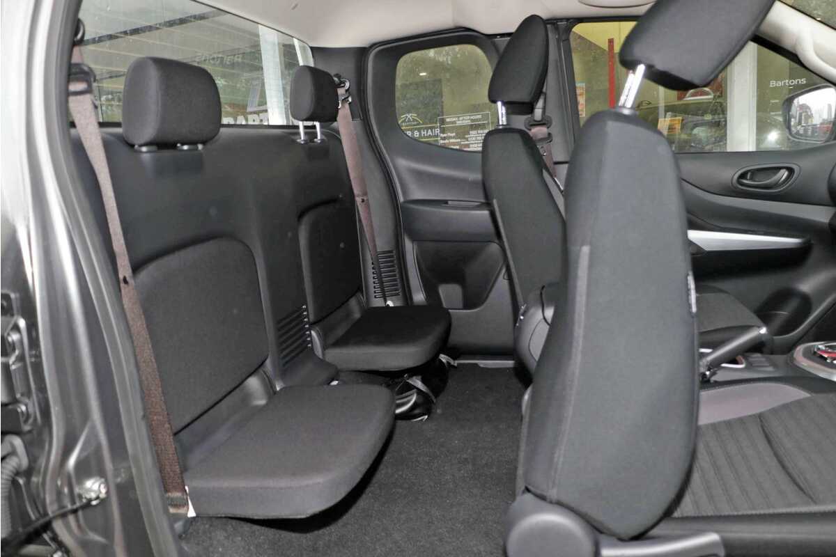 2023 Nissan Navara SL D23