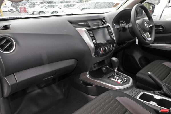 2023 Nissan Navara SL D23