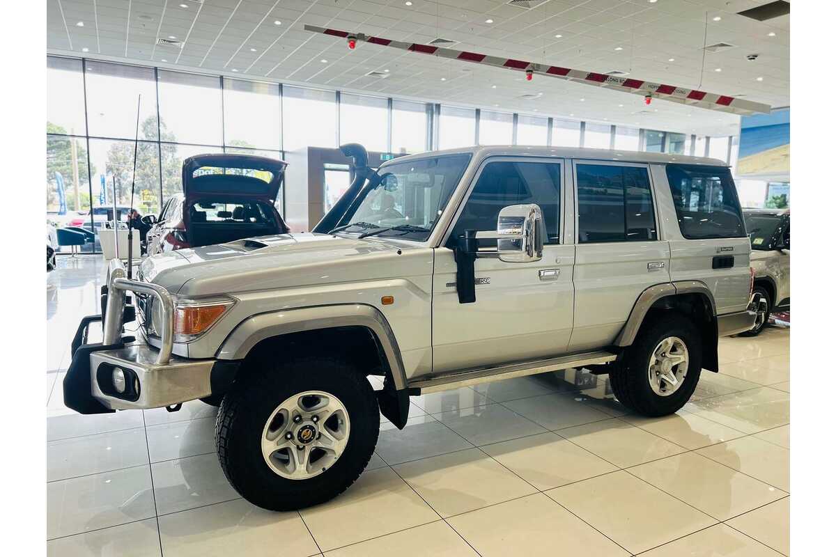 2011 Toyota Landcruiser GXL VDJ76R