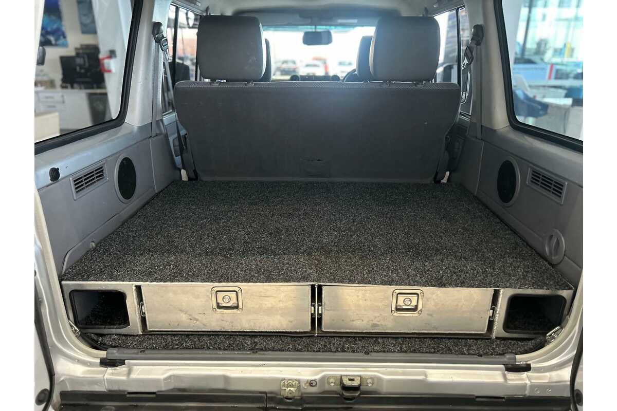 2011 Toyota Landcruiser GXL VDJ76R