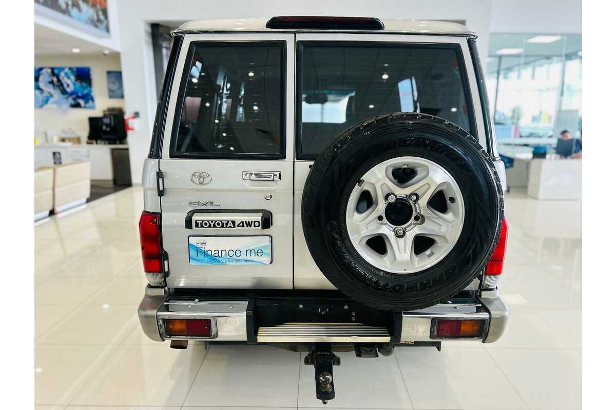 2011 Toyota Landcruiser GXL VDJ76R